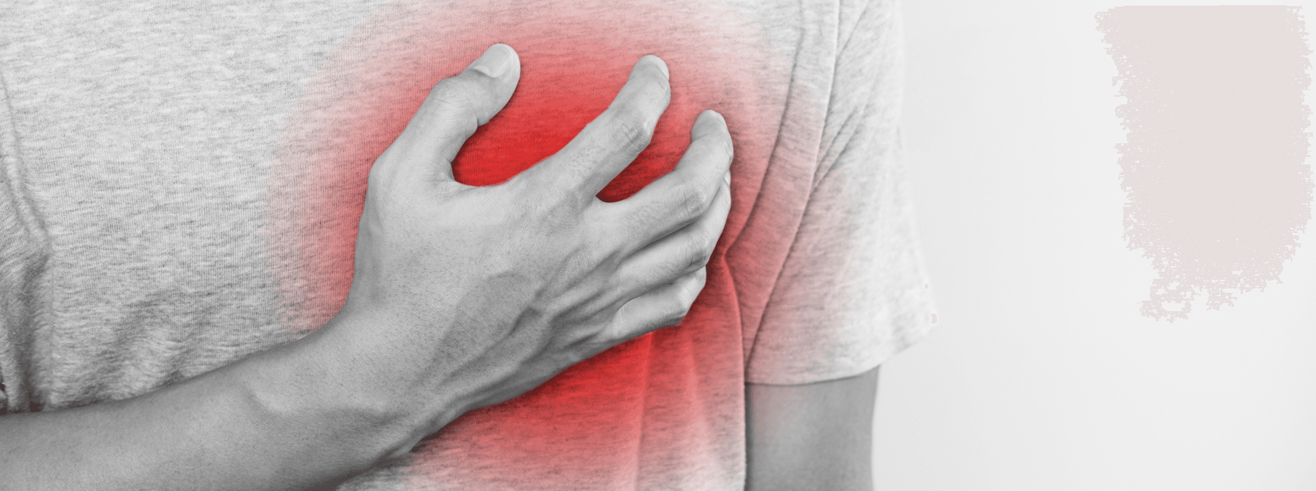 persona con dolor en el pecho